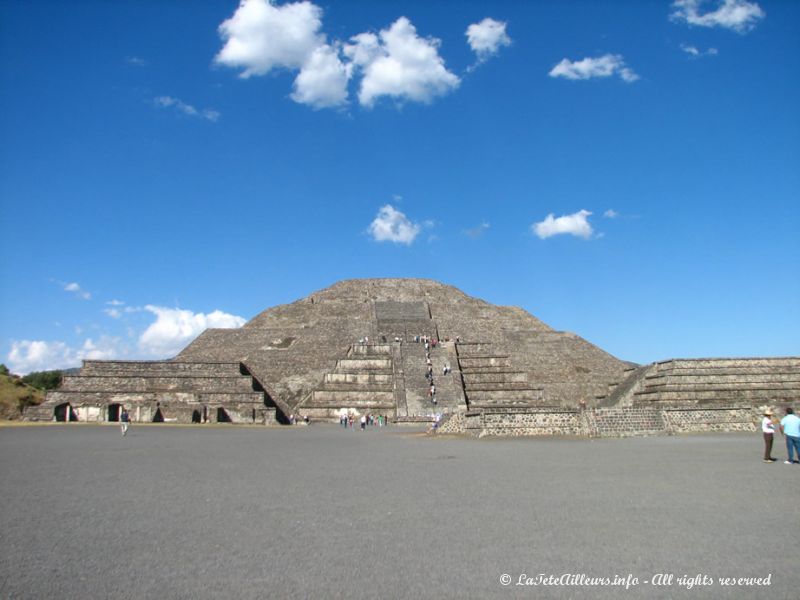 La pyramide de la Lune