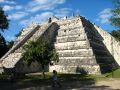La tombe du Grand Prêtre, édifice purement maya