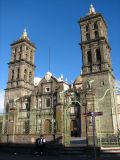La cathédrale de Puebla et ses impressionnantes tours de 72 m, les plus hautes du pays