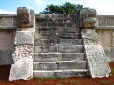 Le temple des Jaguars et des Aigles
