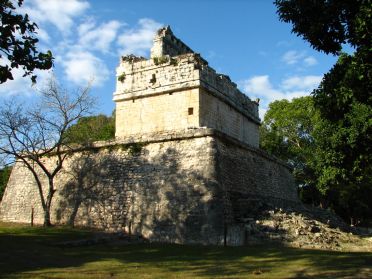 Encore un bel &eacute;difice maya !