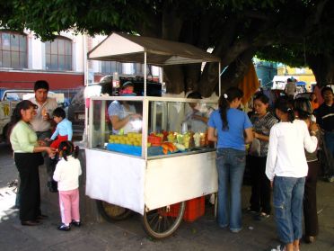 De nombreux stands de fruits jalonnent les rues