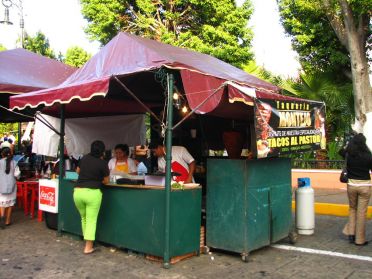 Un stand de d&eacute;licieux tacos al pastor, une des nombreuses sp&eacute;cialit&eacute;s mexicaines