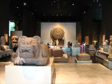 La salle du mus&eacute;e r&eacute;serv&eacute;e aux Aztecs