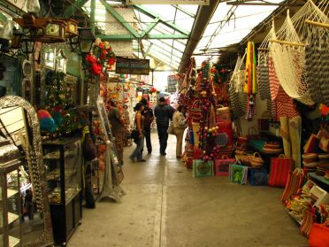 Le Mercado de la Ciudadella, le march&eacute; d'artisanat