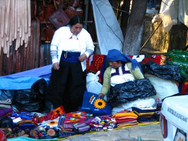 Il doit faire bien chaud dans ces vetements traditionnels tzotziles !
