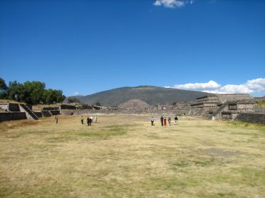 La Chauss&eacute;e des Morts, longue de 2 km