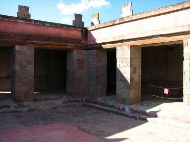 Le sublime patio int&eacute;rieur du Palais de l'Oiseau-Papillon (Quetzalpapalotl)