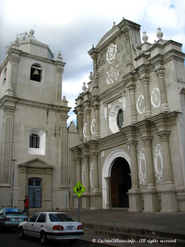 L'église de la Merced, dans un style beaucoup plus sobre