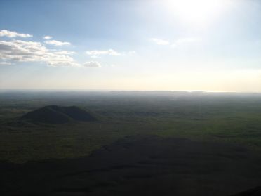 Du sommet, on a une superbe vue sur la plaine et, au fond, l'oc&eacute;an Pacifique