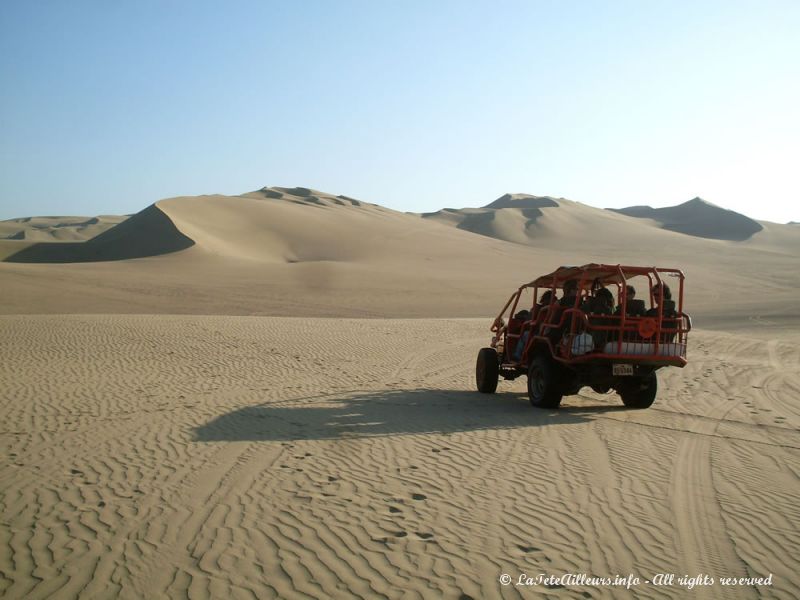 C'est parti pour une petite balade en buggy dans les dunes