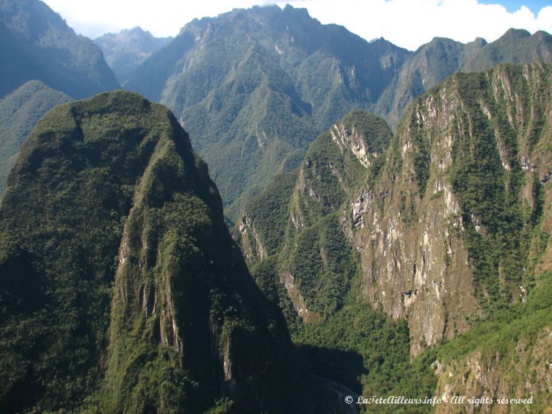 Le cadre autour du Machu Picchu est aussi beau que le site lui-même !