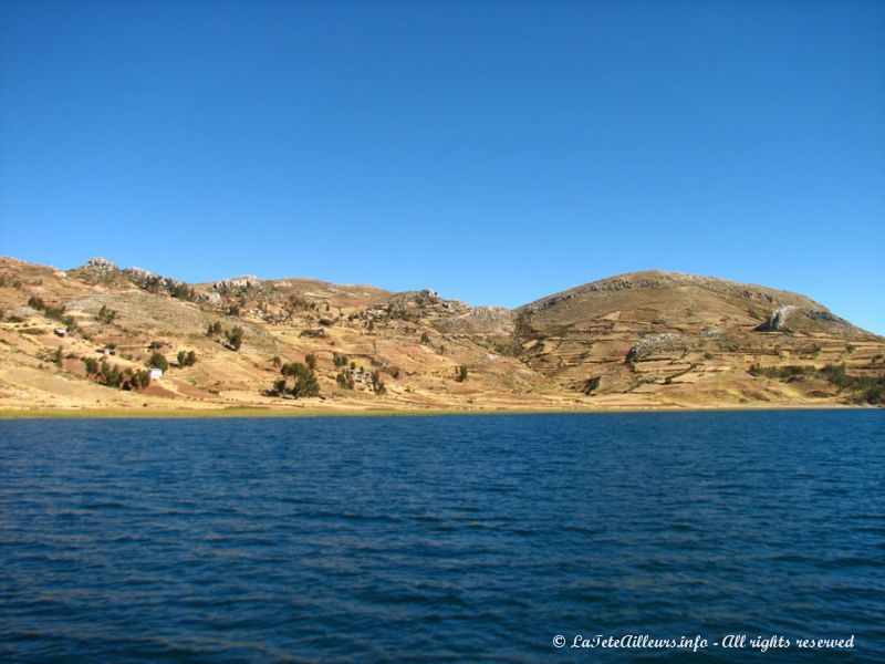 Paysages péruviens du lac Titicaca