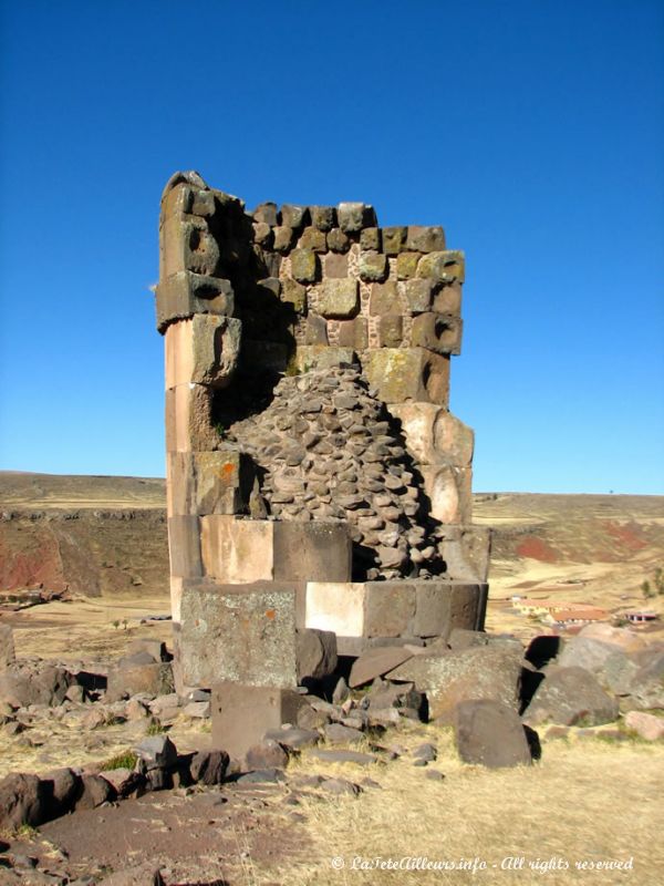 Les tombes Incas mesurent jusqu'à 12m de haut