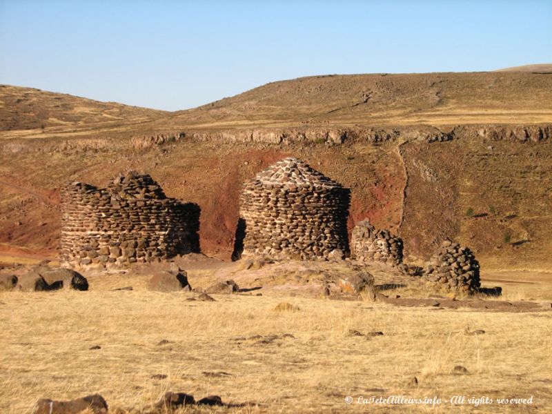 Tombes funéraires pré-incas de Sillustani