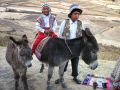 Enfants péruviens posant pour les photos