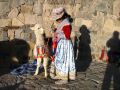 Petite péruvienne posant pour les touristes...