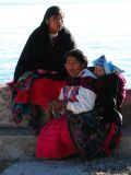 Péruviennes vivant à Amantani, lac Titicaca