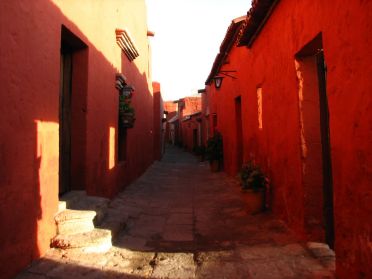 La magie des couleurs du monastère Santa Catalina