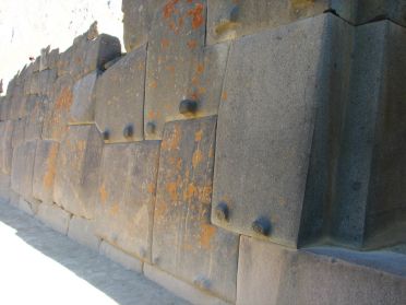Encore un impressionnant mur inca