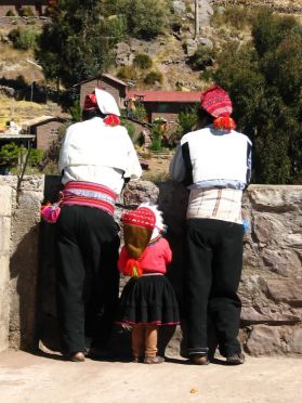 A Taquile, la couleur du bonnet indique le statut des hommes