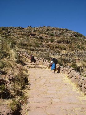 Que de marches sur l'&icirc;le de Taquile !