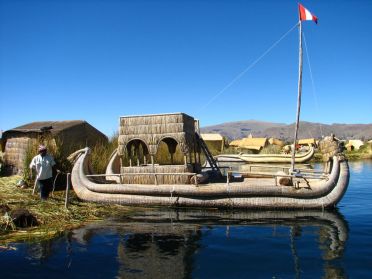 Les &icirc;les Uros, une autre image du P&eacute;rou