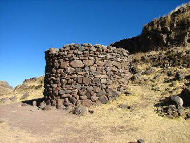 Les premi&egrave;res tombes furent &eacute;difi&eacute;es par la civilisation Collas...