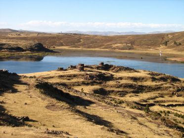 Tombes pr&eacute;-incas &agrave; Sillustani