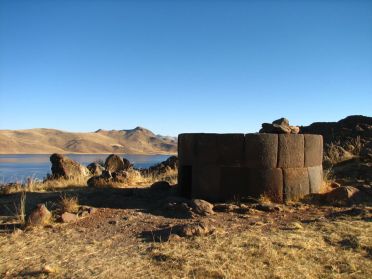 Les tombes Incas sont de hauteur variable