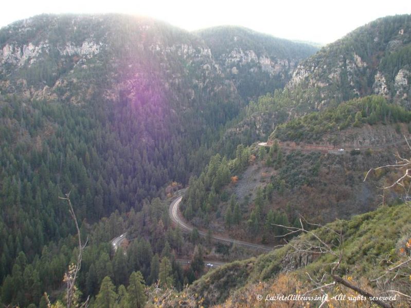 La route pour remonter le canyon est plus que sinueuse