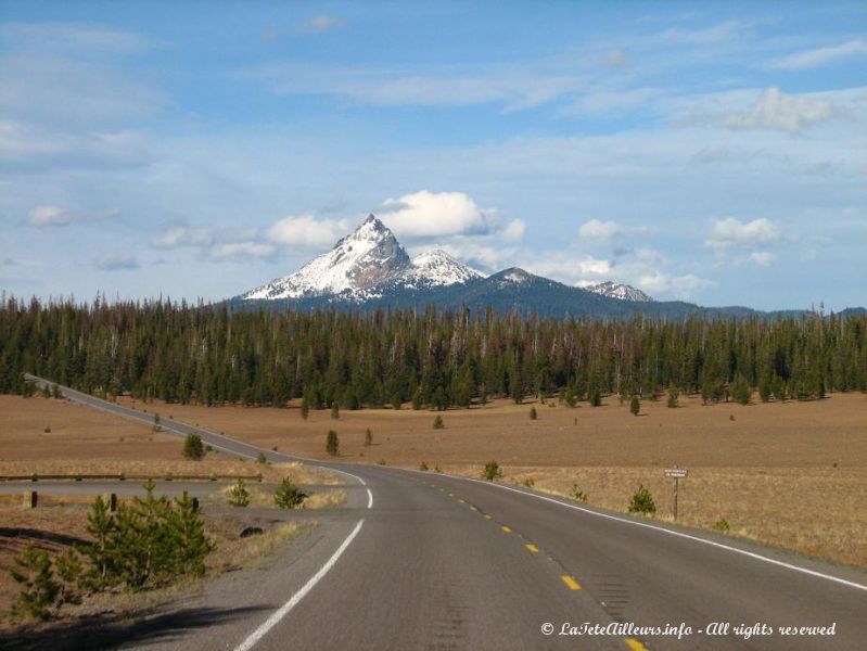 Le Mont Thielsen domine la region