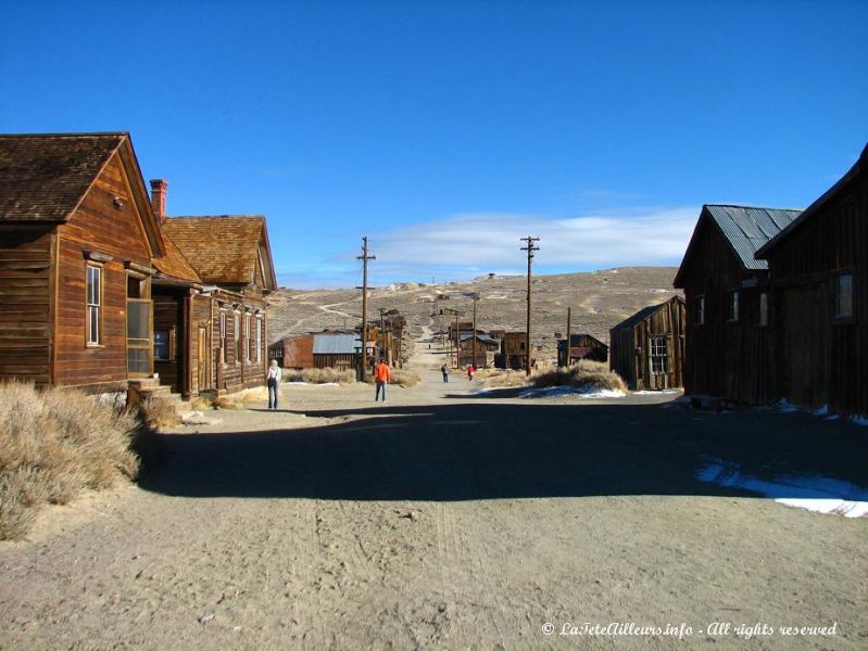 La rue principale de Bodie, a present parcourue seulement par les touristes