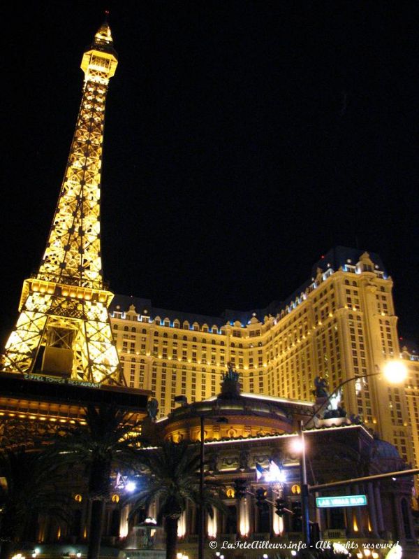 La tour Eiffel plante ses pieds dans le casino et paie une redevance a la vraie tour !