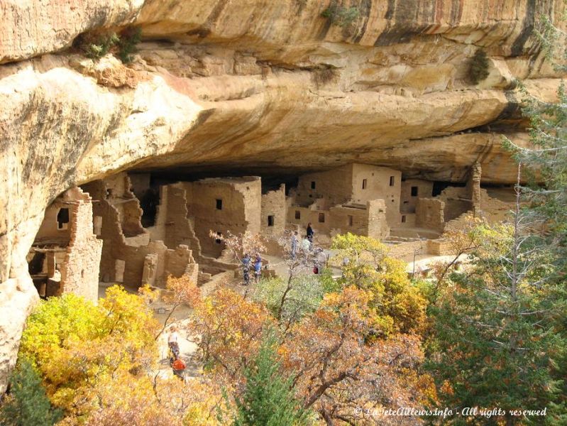 Spruce Tree House vue de loin