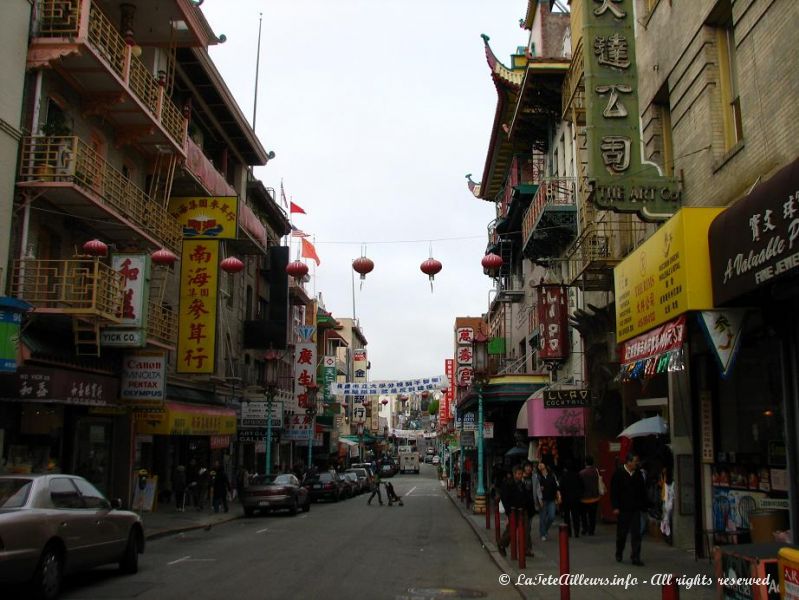 Une rue du Chinatown de San Francisco