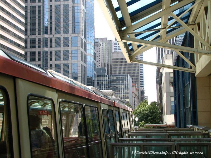 Le monorail menant au Space Needle