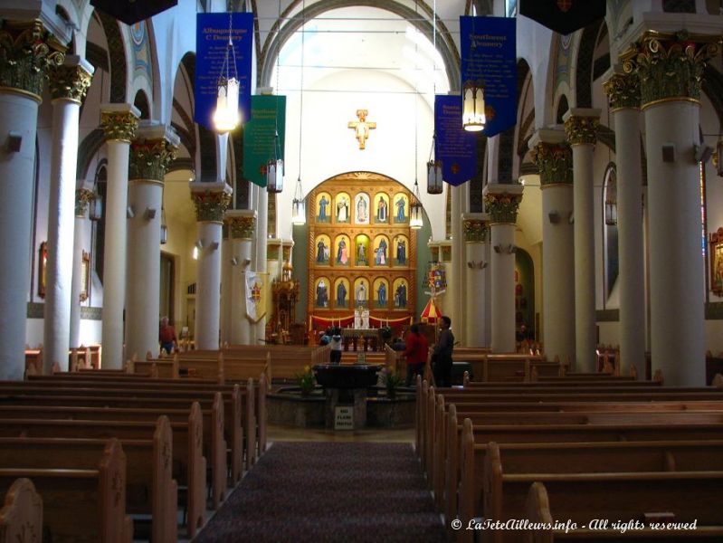 A l'interieur de la cathedrale