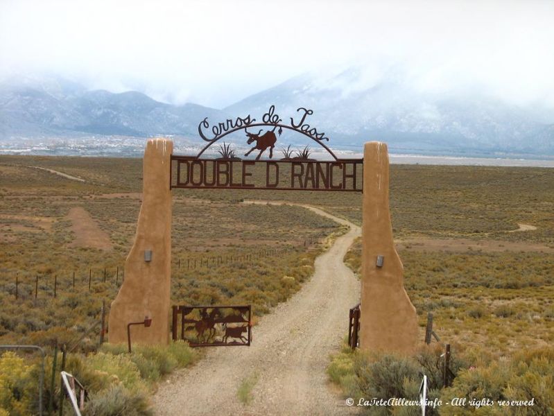 La porte d'entree d'un ranch proche de Taos