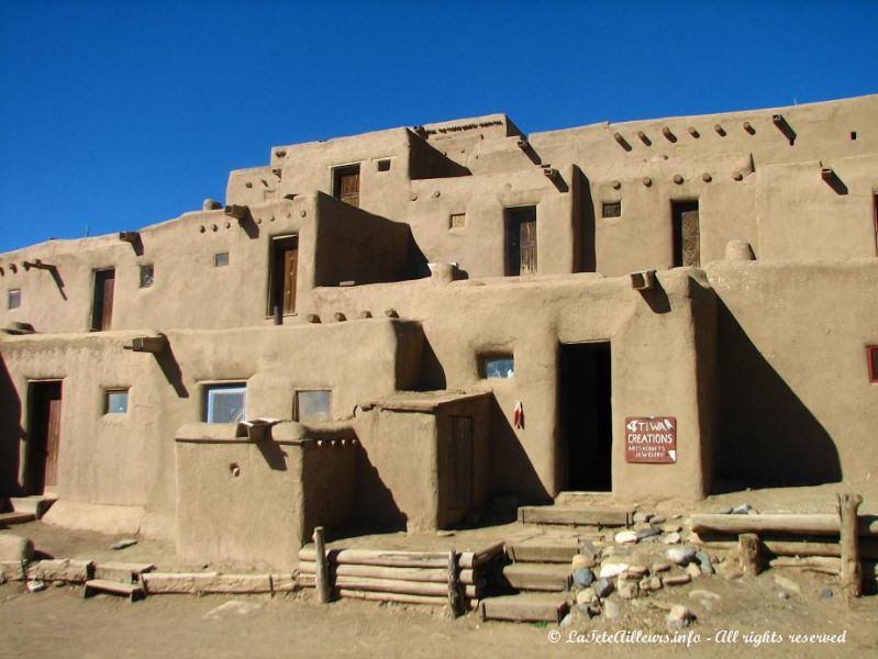 Les indiens de Taos Pueblo ont conserve l'architecture ancestrale