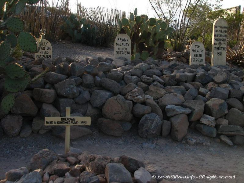 Le cimetierre de Tombstone et ses tombes... revelatrices du mode de vie des habitants !