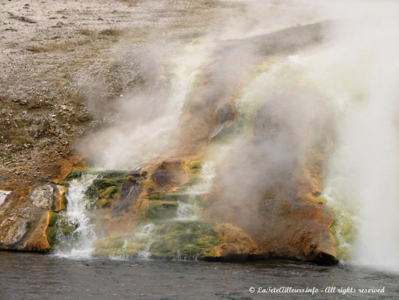 Les couleurs etonnantes du Midway Geyser Basin