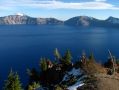 Le lac est d'un bleu profond incroyable !