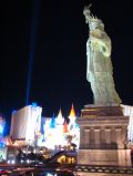 La statue de la liberte devant le NewYork-New York