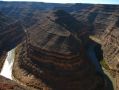 Au Goosenecks, les meandres de la San Juan River ont cree des paysages curieux