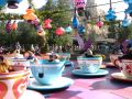 Les tasses d'Alice au Pays des Merveilles, un classique de Disneyland