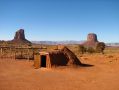 Une maison traditionnelle indienne a Monument Valley