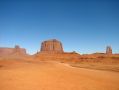 La visite de Monument Valley se fait sur des pistes de terre