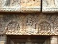 On y découvre de beaux linteaux, représentant Hanuman