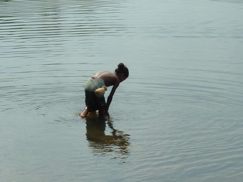 Un pêcheuse de coquillages